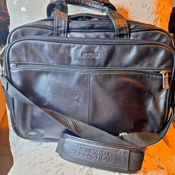 Kenneth Cole Reaction Briefcase bag